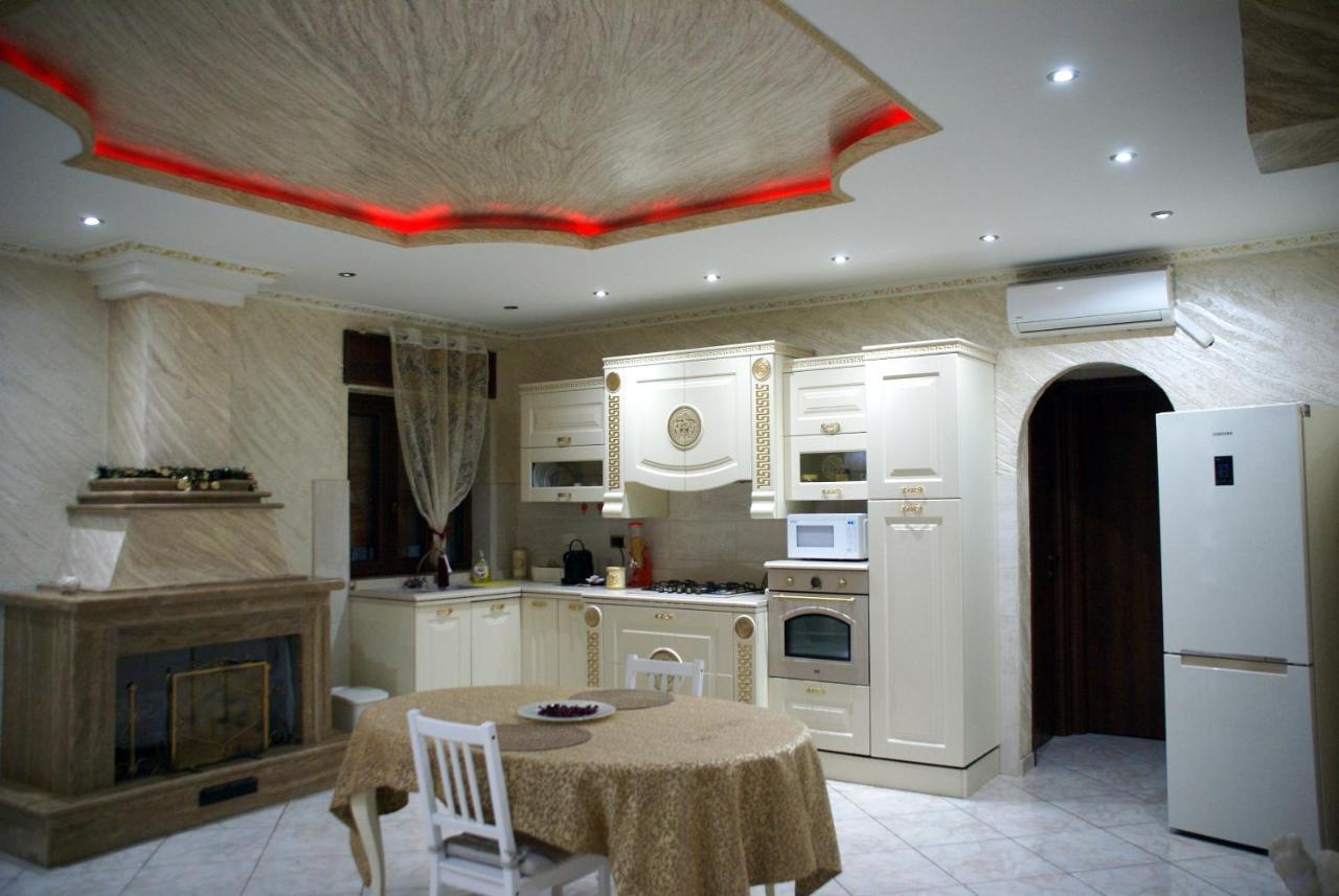 Gold Luxury Suite Home Roma Exterior photo